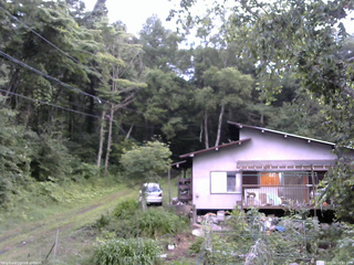 長野県菅平高原 ゆたか山荘 西側(坂上) 2025/07/16 18:45