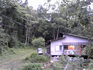 長野県菅平高原 ゆたか山荘 西側(坂上) 2025/07/16 19:00