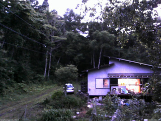 長野県菅平高原 ゆたか山荘 西側(坂上) 2025/07/16 19:15