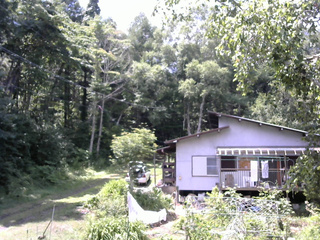 長野県菅平高原 ゆたか山荘 西側(坂上) 2025/07/22 12:15