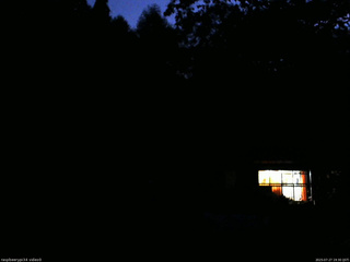 長野県菅平高原 ゆたか山荘 西側(坂上) 2025/07/27 19:30