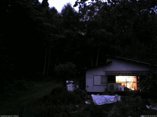 長野県菅平高原 ゆたか山荘 西側(坂上) 2025/07/28 19:15