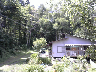長野県菅平高原 ゆたか山荘 西側(坂上) 2025/07/31 12:00