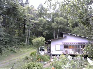 長野県菅平高原 ゆたか山荘 西側(坂上) 2025/08/01 12:15