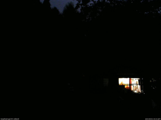 長野県菅平高原 ゆたか山荘 西側(坂上) 2025/08/01 19:15