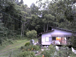 長野県菅平高原 ゆたか山荘 西側(坂上) 2025/08/02 18:45
