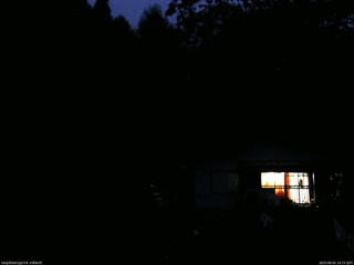 長野県菅平高原 ゆたか山荘 西側(坂上) 2025/08/02 19:15