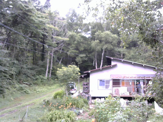 長野県菅平高原 ゆたか山荘 西側(坂上) 2025/08/06 07:15