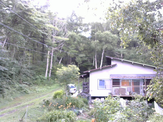 長野県菅平高原 ゆたか山荘 西側(坂上) 2025/08/06 15:00