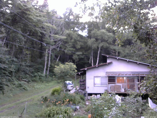 長野県菅平高原 ゆたか山荘 西側(坂上) 2025/08/06 18:15