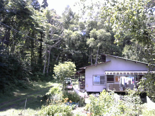 長野県菅平高原 ゆたか山荘 西側(坂上) 2025/08/08 12:15