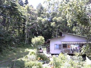 長野県菅平高原 ゆたか山荘 西側(坂上) 2025/08/08 12:45