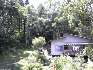長野県菅平高原 ゆたか山荘 西側(坂上) 2025/08/08 13:00