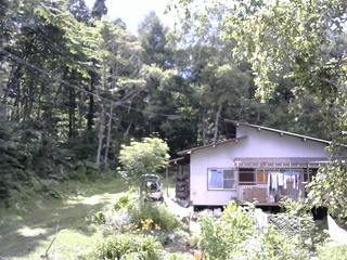 長野県菅平高原 ゆたか山荘 西側(坂上) 2025/08/08 13:45