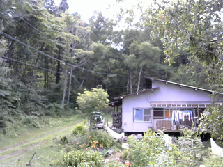 長野県菅平高原 ゆたか山荘 西側(坂上) 2025/08/08 14:00