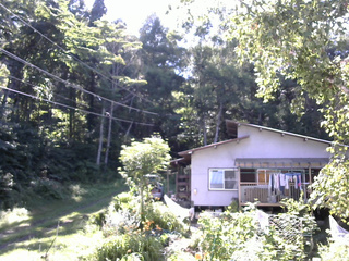 長野県菅平高原 ゆたか山荘 西側(坂上) 2025/08/08 15:00