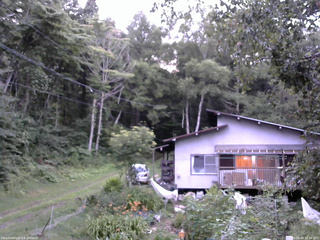 長野県菅平高原 ゆたか山荘 西側(坂上) 2025/08/08 18:30