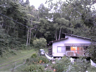 長野県菅平高原 ゆたか山荘 西側(坂上) 2025/08/08 18:45