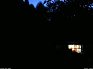 長野県菅平高原 ゆたか山荘 西側(坂上) 2025/08/08 19:15