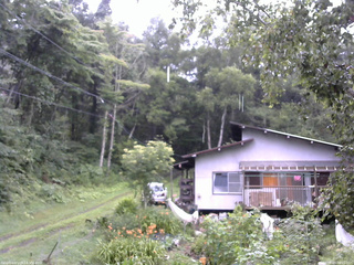 長野県菅平高原 ゆたか山荘 西側(坂上) 2025/08/10 08:00