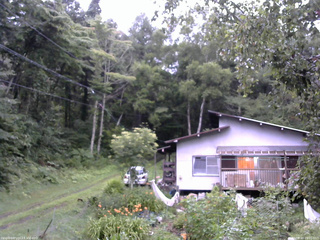 長野県菅平高原 ゆたか山荘 西側(坂上) 2025/08/10 18:00