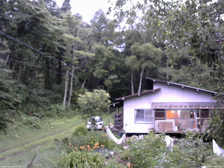 長野県菅平高原 ゆたか山荘 西側(坂上) 2025/08/10 18:15