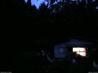 長野県菅平高原 ゆたか山荘 西側(坂上) 2025/08/11 19:00