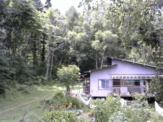 長野県菅平高原 ゆたか山荘 西側(坂上) 2025/08/14 12:00