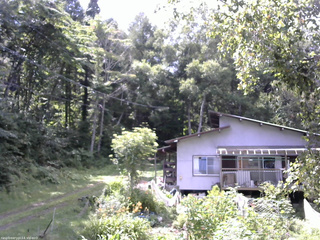 長野県菅平高原 ゆたか山荘 西側(坂上) 2025/08/14 13:00