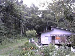 長野県菅平高原 ゆたか山荘 西側(坂上) 2025/08/15 18:15
