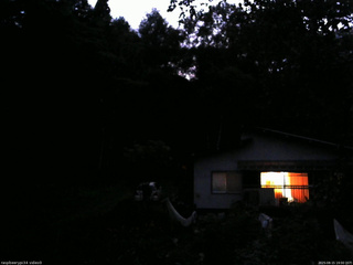 長野県菅平高原 ゆたか山荘 西側(坂上) 2025/08/15 19:00