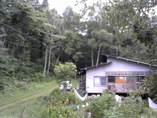 長野県菅平高原 ゆたか山荘 西側(坂上) 2025/08/16 18:00