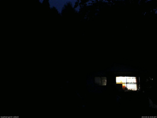 長野県菅平高原 ゆたか山荘 西側(坂上) 2025/08/16 19:00