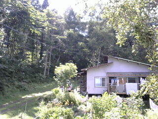 長野県菅平高原 ゆたか山荘 西側(坂上) 2025/08/17 14:15