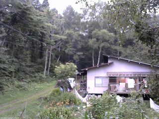 長野県菅平高原 ゆたか山荘 西側(坂上) 2025/08/20 18:15