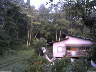 長野県菅平高原 ゆたか山荘 西側(坂上) 2025/08/21 05:00