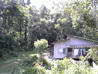 長野県菅平高原 ゆたか山荘 西側(坂上) 2025/08/21 13:00