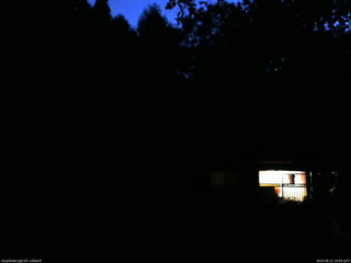 長野県菅平高原 ゆたか山荘 西側(坂上) 2025/08/21 19:00