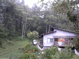 長野県菅平高原 ゆたか山荘 西側(坂上) 2025/08/22 18:15