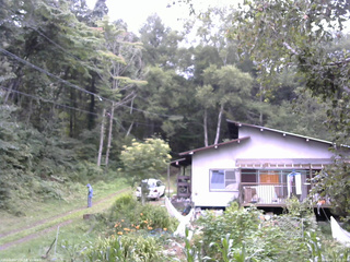 長野県菅平高原 ゆたか山荘 西側(坂上) 2025/08/24 17:00