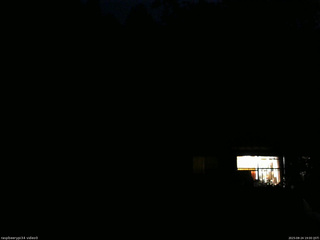長野県菅平高原 ゆたか山荘 西側(坂上) 2025/08/24 19:00
