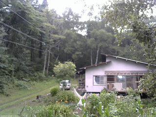 長野県菅平高原 ゆたか山荘 西側(坂上) 2025/08/26 18:00