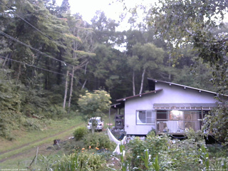 長野県菅平高原 ゆたか山荘 西側(坂上) 2025/08/26 18:15