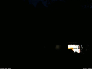 長野県菅平高原 ゆたか山荘 西側(坂上) 2025/08/28 19:00
