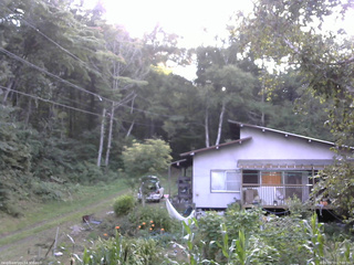 長野県菅平高原 ゆたか山荘 西側(坂上) 2025/08/30 17:00