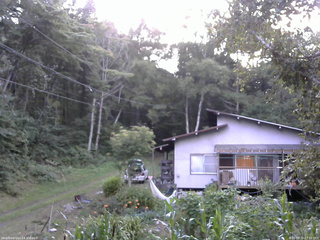 長野県菅平高原 ゆたか山荘 西側(坂上) 2025/08/30 17:15