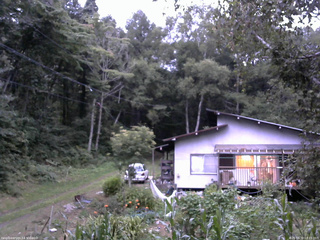 長野県菅平高原 ゆたか山荘 西側(坂上) 2025/08/30 18:15