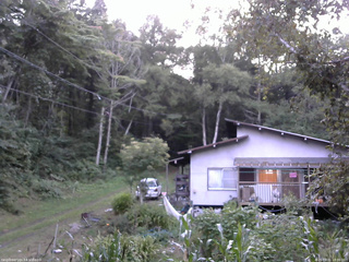 長野県菅平高原 ゆたか山荘 西側(坂上) 2025/09/01 18:00