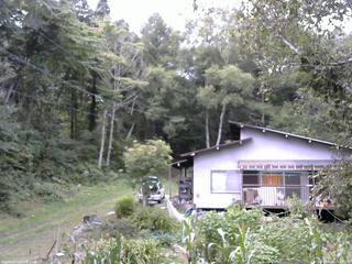 長野県菅平高原 ゆたか山荘 西側(坂上) 2025/09/04 12:15