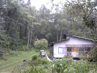 長野県菅平高原 ゆたか山荘 西側(坂上) 2025/09/05 08:15